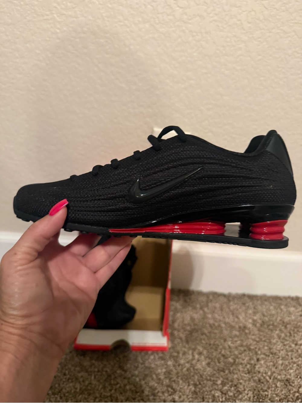 NNike Shox Z Women’s 6.5 Black/University Red NEW IN BOX